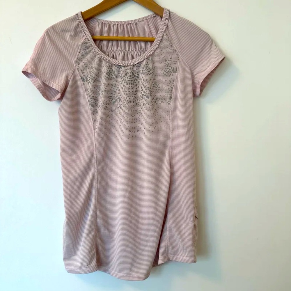 Lululemon Run Wild SS Tech size 4 light pink